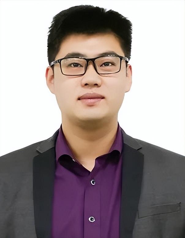 李建东1.jpg 李建东1.jpg