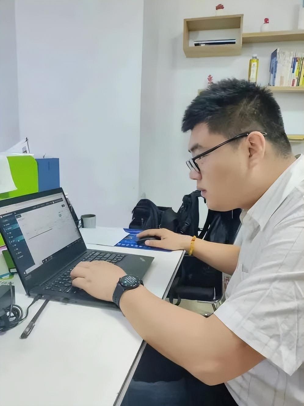 李建东2.jpg 李建东2.jpg
